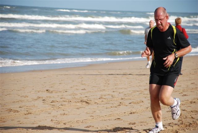 even afzien op het strand bij Willy Zuid